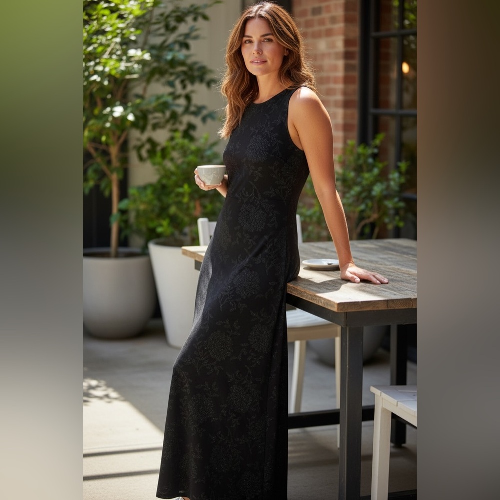 Elegant Black Sleeveless Dress HOST PICK